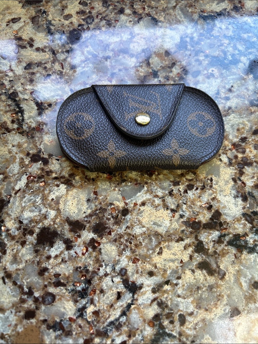 Louis Vuitton Monogram Snap Key Pouch in Brown and Gold - Picture 5 of 15